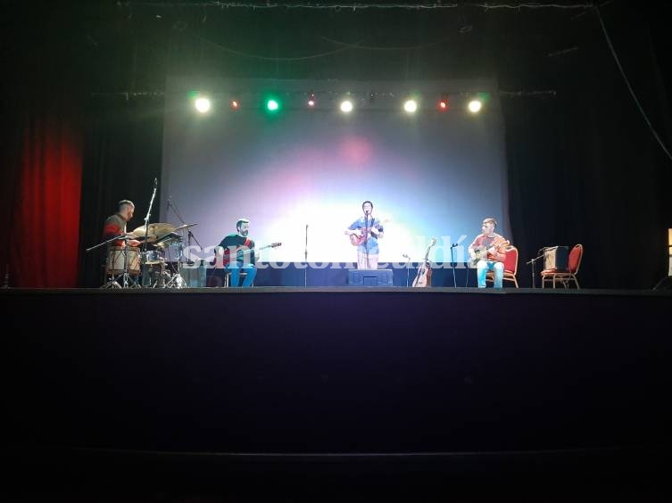 Noche litoraleña a puro chamamé en el Cultural Viernes