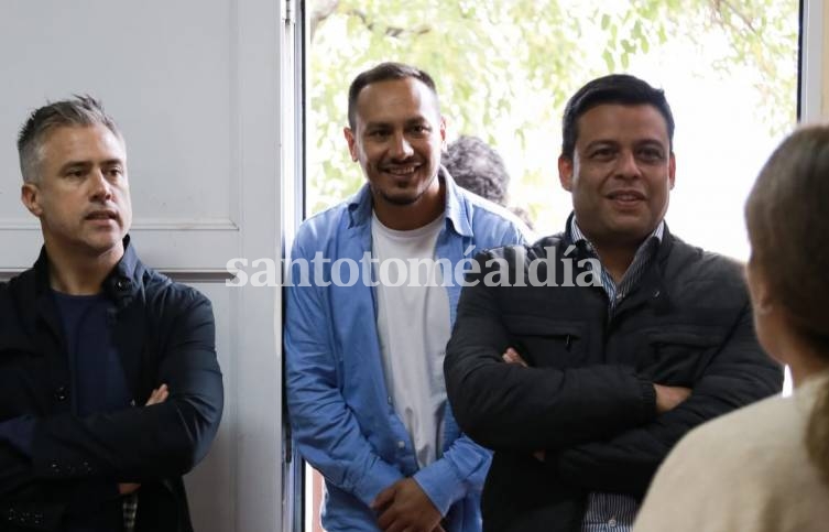 Alvizo y Busatto donaron un aire acondicionado para el comedor de la Escuela 