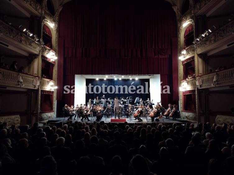 Gala sinfónica en el Teatro Municipal de Santa Fe, en  conmemoración del 25 de Mayo