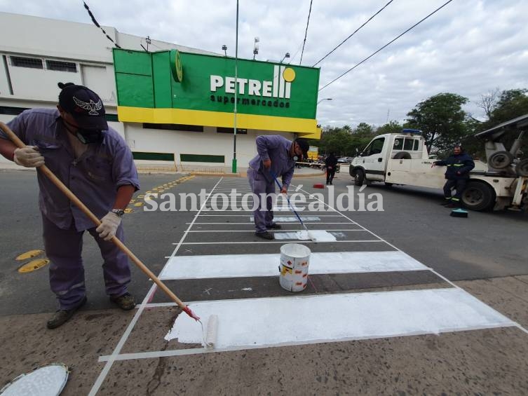 La cuadrilla vial de la Municipalidad continúa realizando mejoras