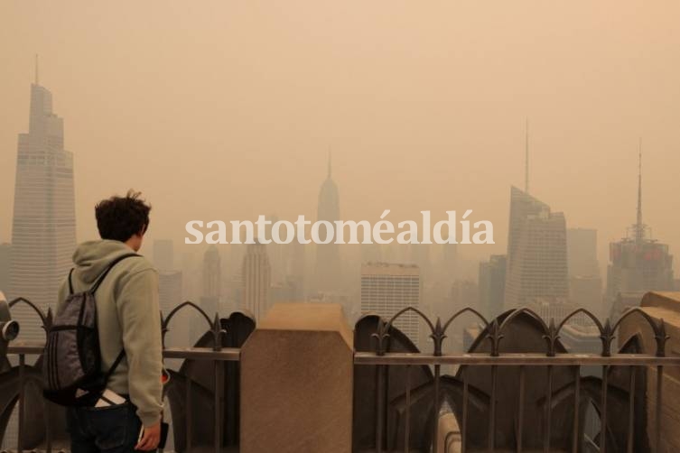 Incendios en Canadá afectaron al nordeste de Estados Unidos: envolvieron en humo a Nueva York