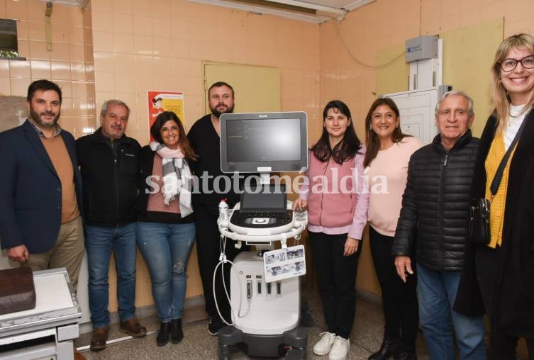 Daniela Qüesta entregó un ecógrafo de alta definición al Hospital SAMCo