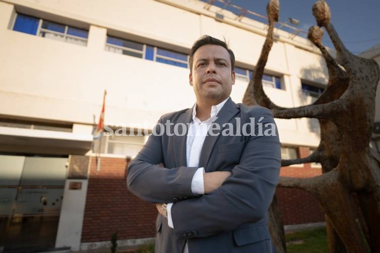 Alvizo propone un plan para pavimentar 100 cuadras por año