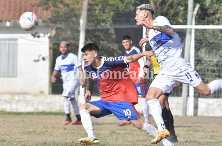 Atenas y Vecinal Gálvez igualaron sin goles. (Foto: El Litoral)