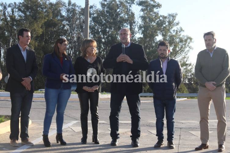 El gobierno inauguró el nuevo intercambiador de la Autopista Provincial 01 en el acceso a nuestra ciudad. (Foto: GSF)