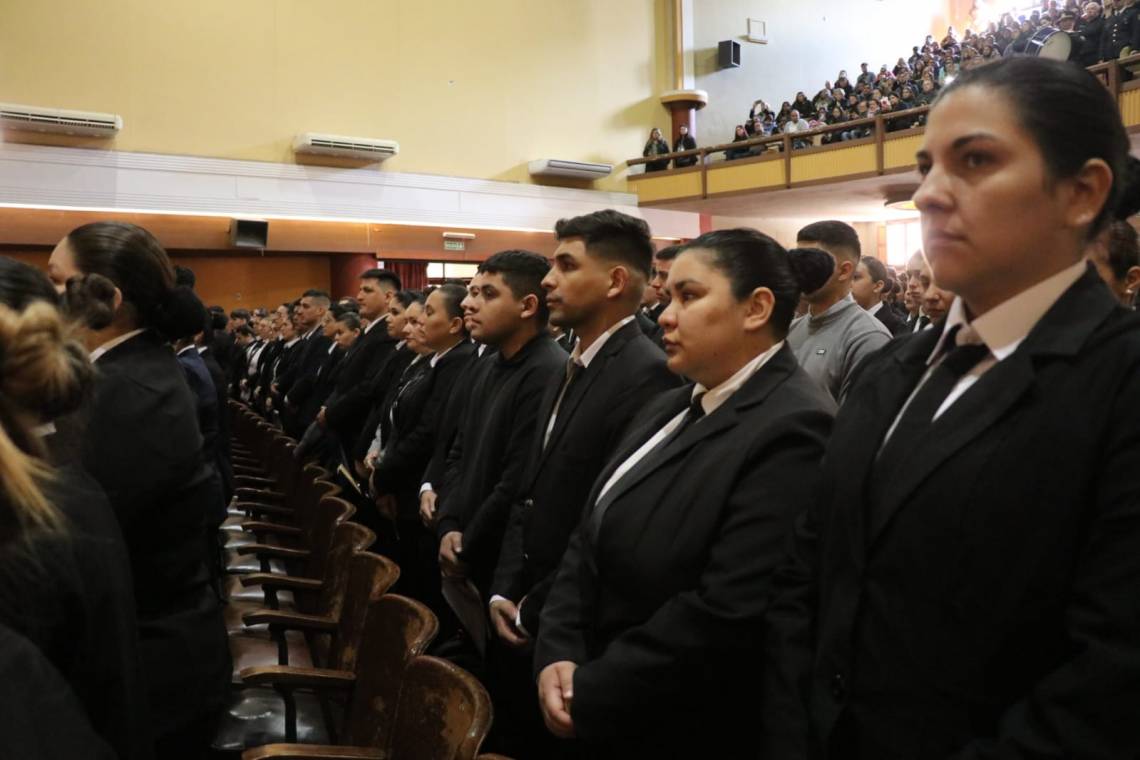 La provincia incorporó 289 profesionales, técnicos y administrativos a la policía provincial