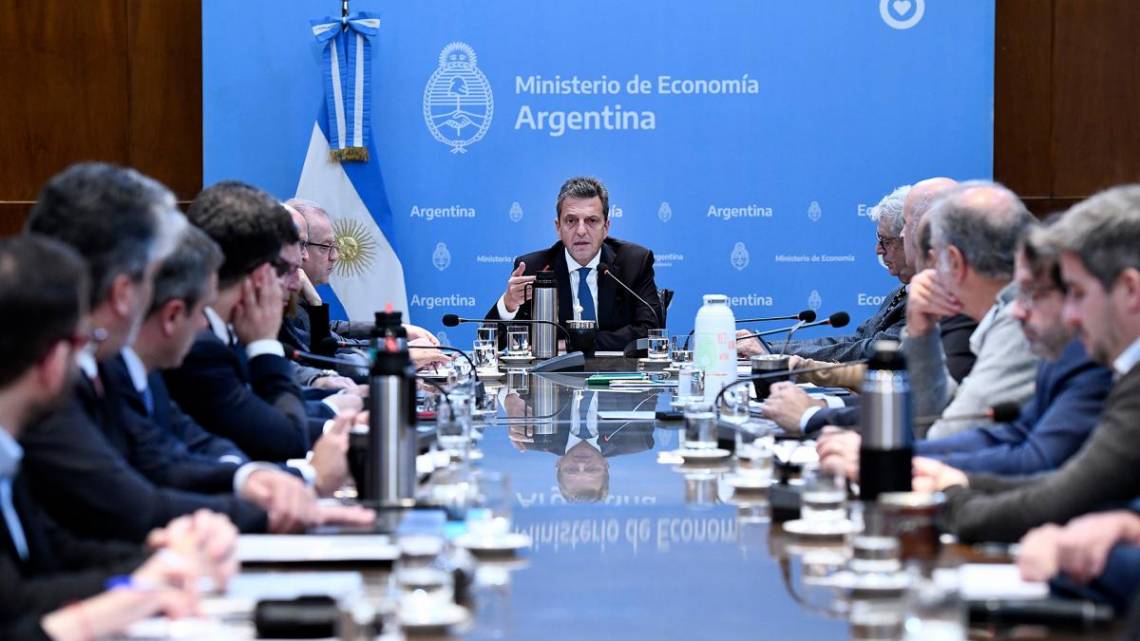 El Ministerio de Economía anunció una serie de medidas que reducen la carga fiscal de los profesionales y comerciantes registrados como autónomos . (Foto: Télam)