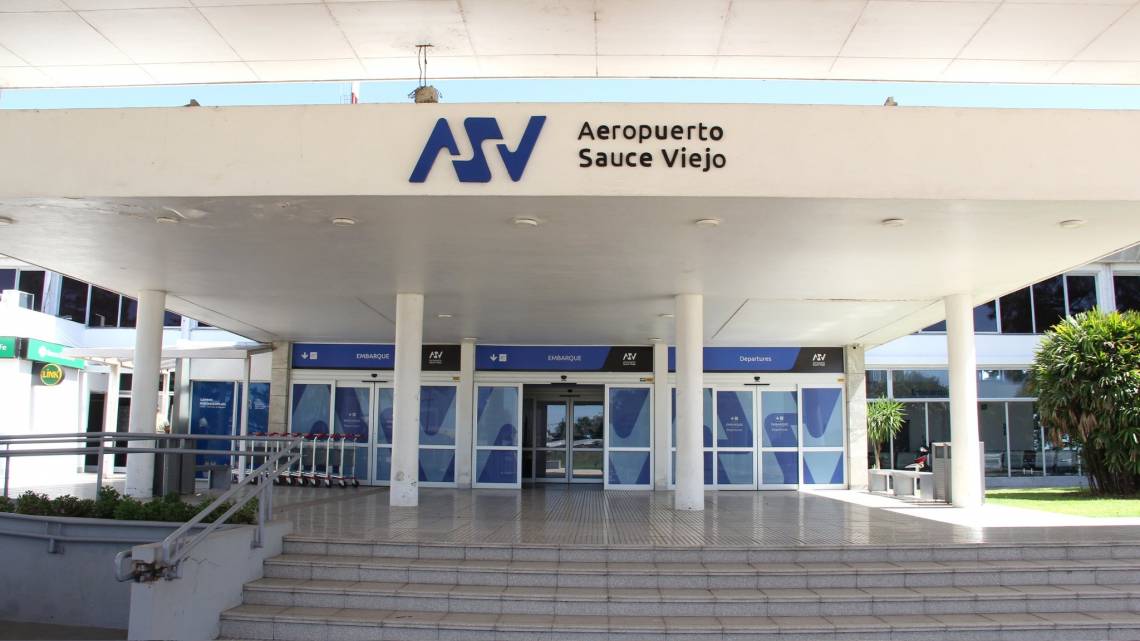 El Aeropuerto volvió a estar operativo y avanzan las pericias para determinar el origen del incendio