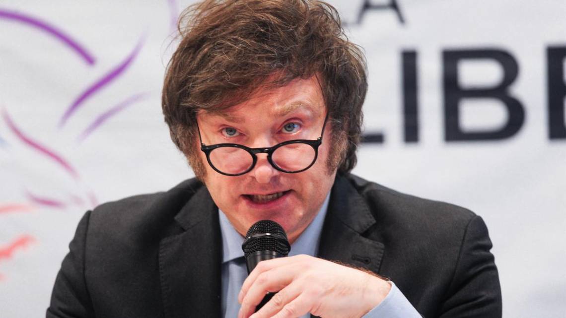 Ya son 13 los amparos presentados contra el DNU de Javier Milei