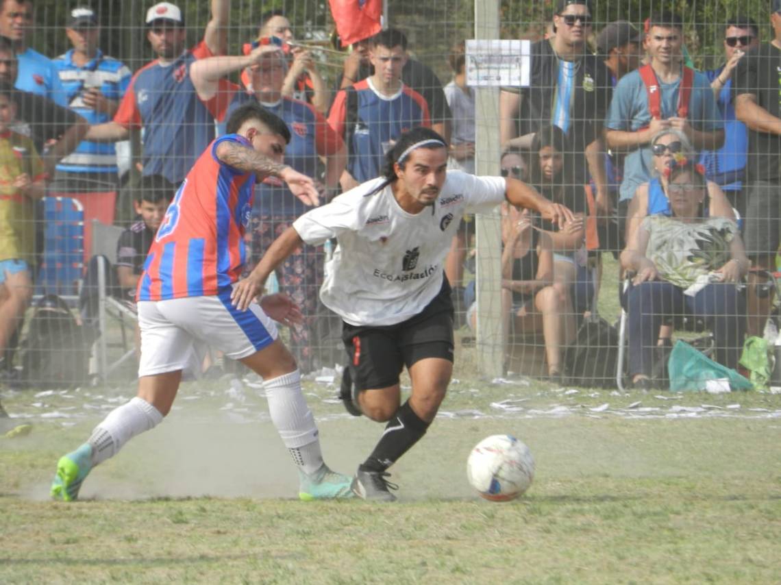 Liga Santafesina: Academia AC y Vecinal Gálvez se juegan una final por la permanencia