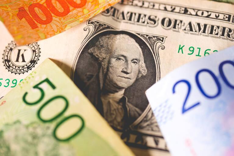 Con la nueva medida, el dólar tarjeta y el dólar ahorro pasarán de los $748 a $950. 