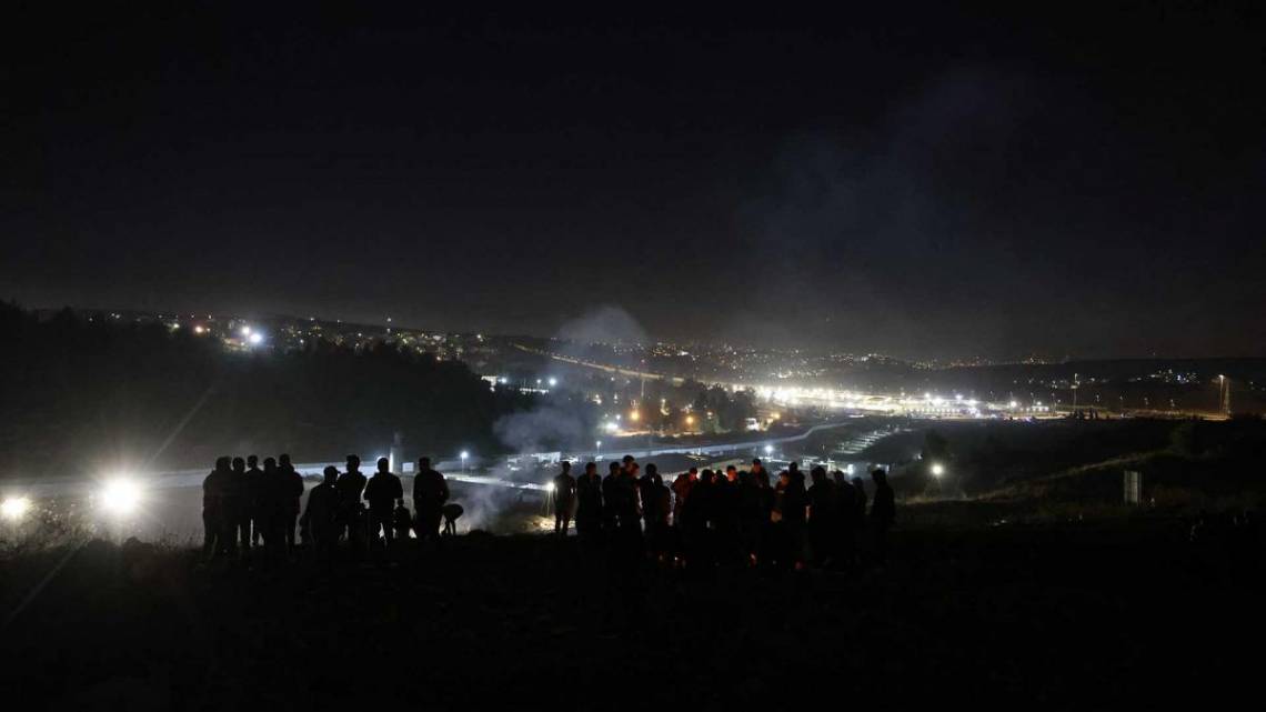 Los rehenes llegaron a Egipto a través del paso de Rafah, en la frontera con la Franja de Gaza. (Foto: AFP)