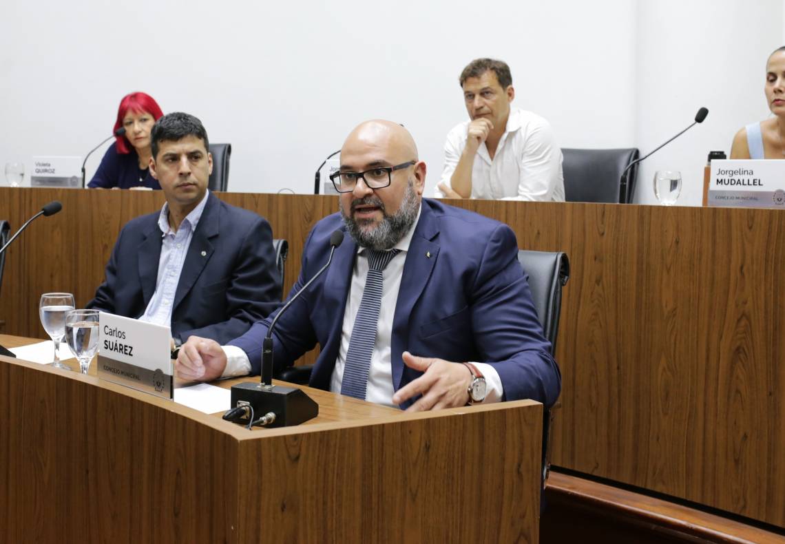 Carlos Suárez juró como concejal en Santa Fe: “Vengo a aportar mi experiencia para llevar adelante las transformaciones que necesita la ciudad”