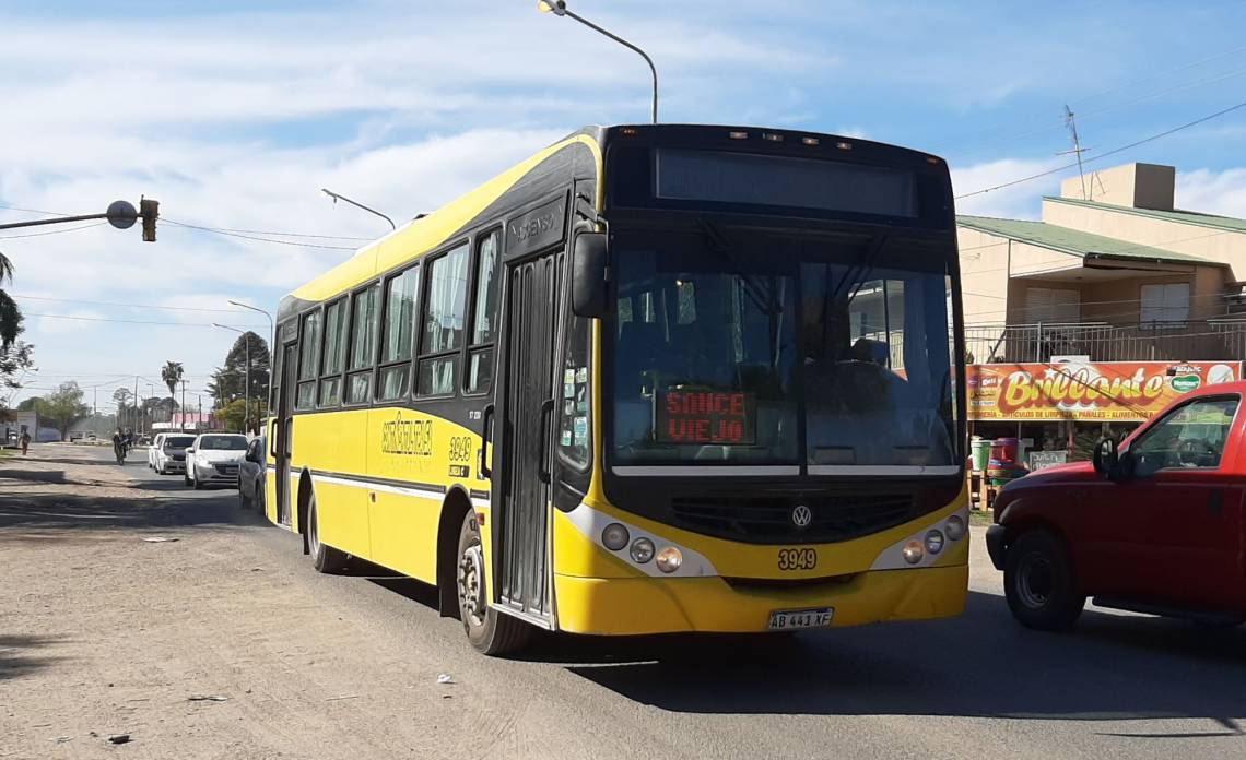 Los colectivos salieron a la calle luego de dos días y medio de paro. (Foto: STD)