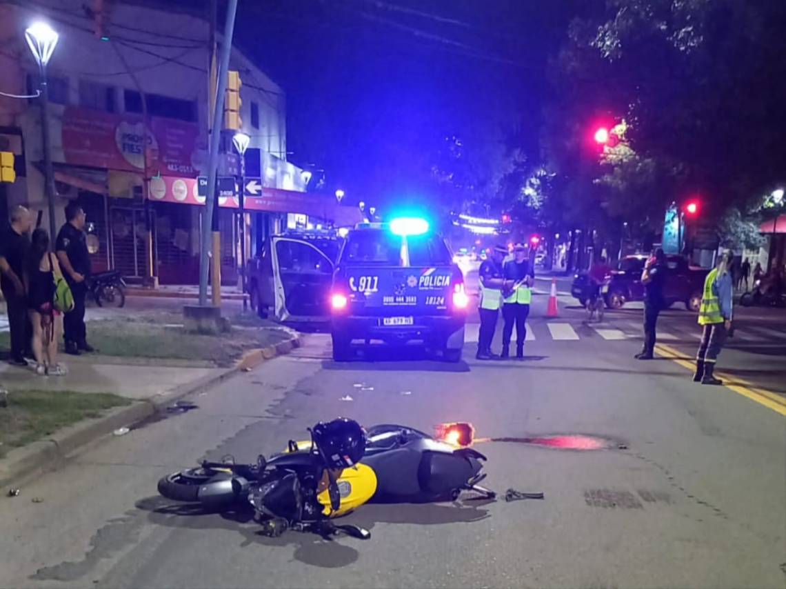 Murió un motociclista de 25 años luego de ser embestido por una ambulancia