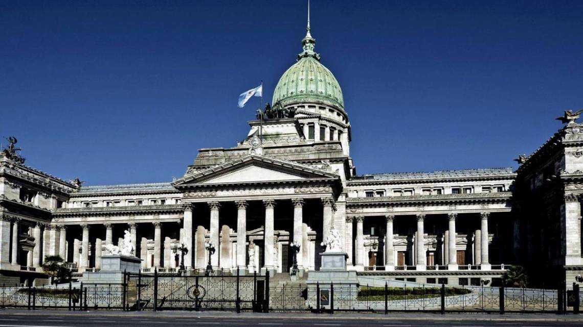 El oficialismo convocó a la comisión bicameral para este jueves y comienza el debate por el mega DNU en el Congreso