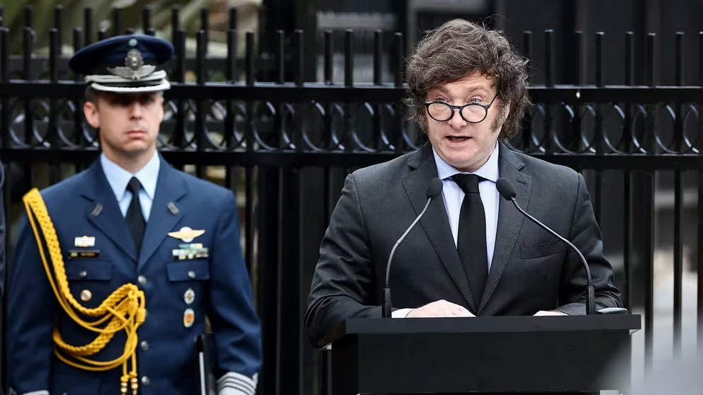 En el acto por Malvinas, Javier Milei convocó a una “nueva era de reconciliación” con las Fuerzas Armadas