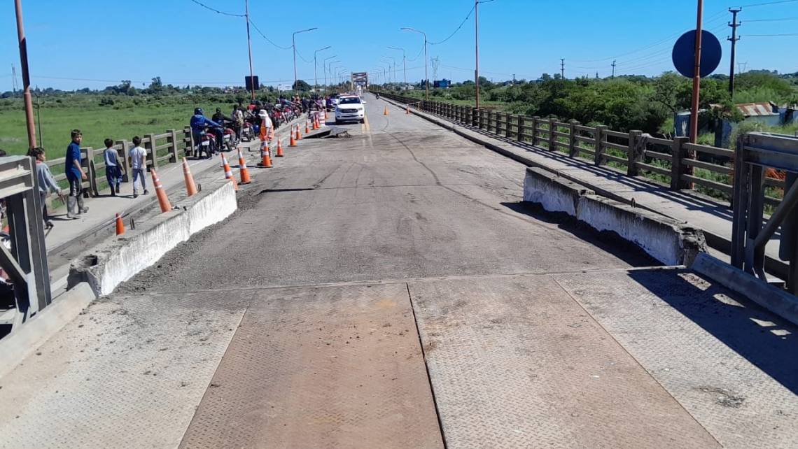 ¿Qué vehículos pueden circular por el puente Bailey además de los colectivos?