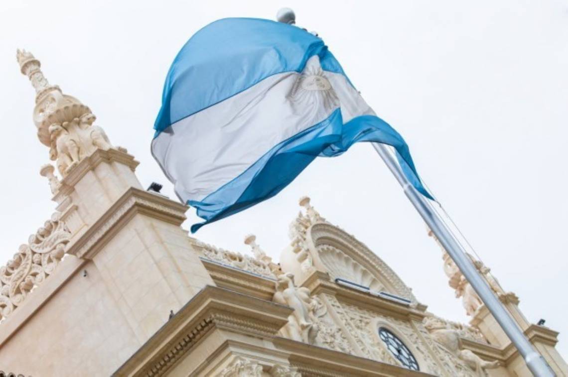 Las universidades de todo el país convocan a una marcha en defensa de la educación y en contra del recorte presupuestario.