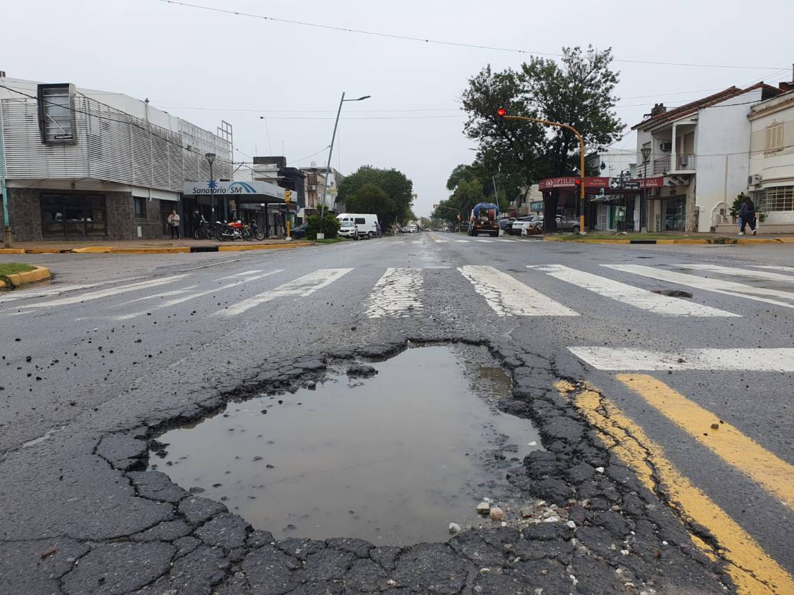 Mientras todos miran el puente, es alarmante el estado de Avenida 7 de Marzo