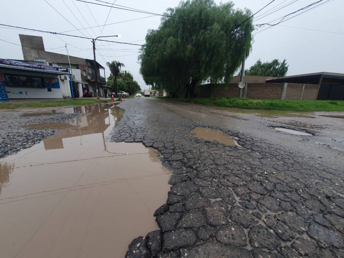 Azcuénaga, otra arteria clave en pésimas condiciones de transitabilidad