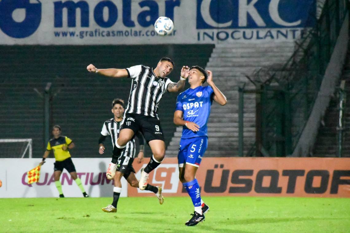 Unión dejó una pobre imagen y se despidió rápido de la Copa Argentina. (Foto: Copa Argentina)