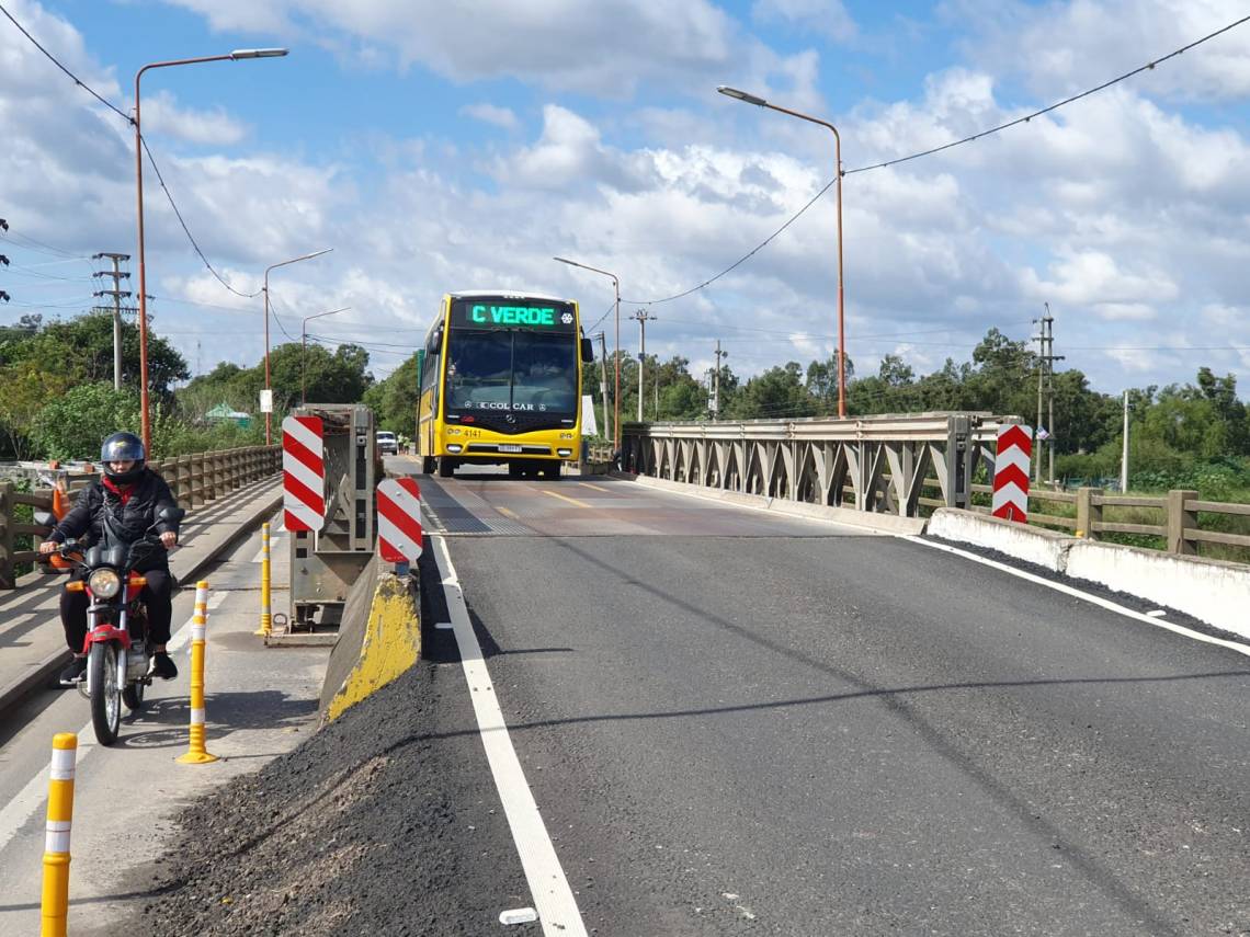 Por el momento, el tránsito por el Carretero sigue restringido, con la utilización del puente Bailey. (Foto: STD) 