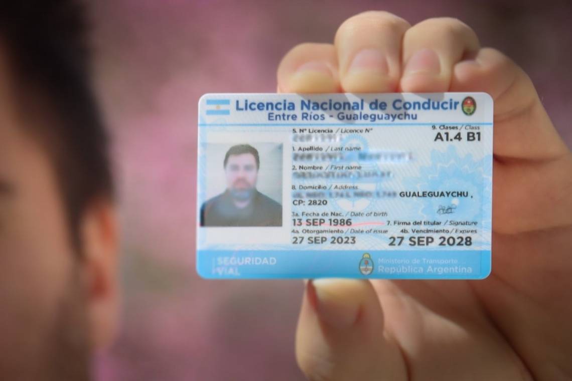 Prorrogan por 30 días los vencimientos de licencias de conducir por inconvenientes en la provisión de insumos