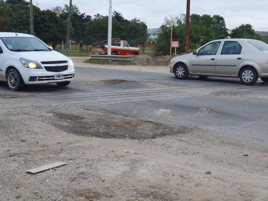 Los arreglos en el cruce del ferrocarril con la Ruta 19 duraron menos de un mes