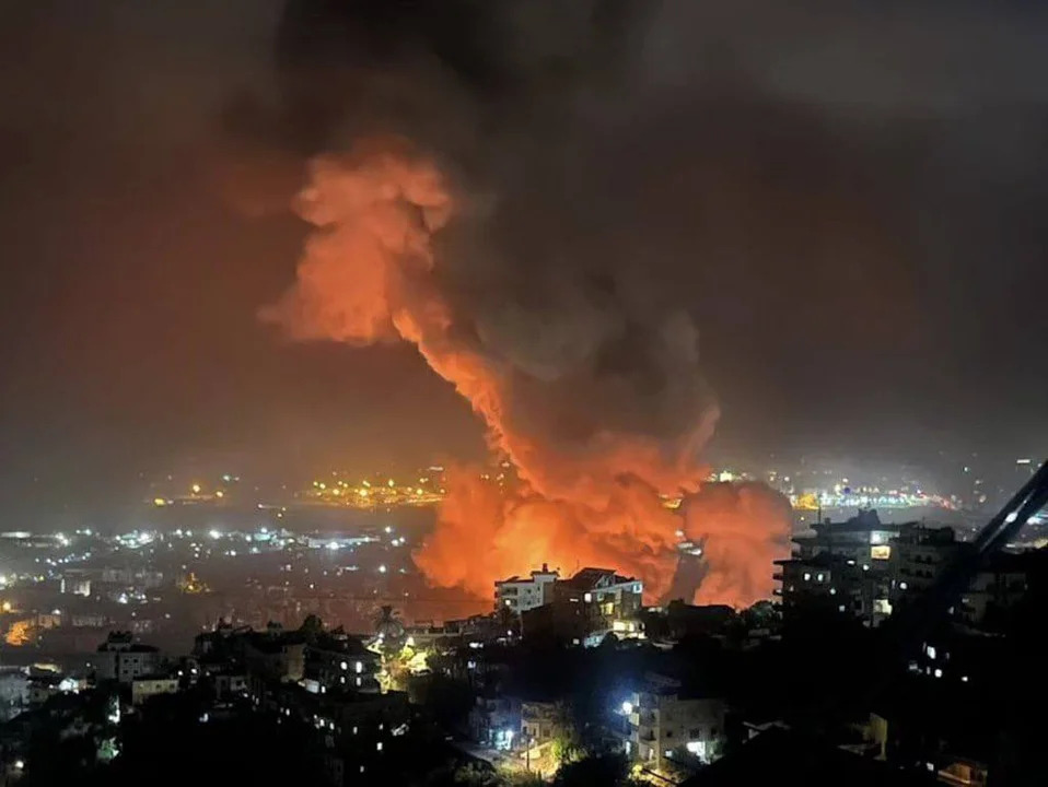 Israel desata un infierno con más de 30 bombardeos en suburbios al sur de Beirut