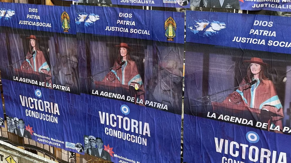 En plena tensión con Milei, aparecieron afiches de “Victoria Conducción” alrededor del Congreso, pero Villarruel los desconoce: “Es la vieja política”