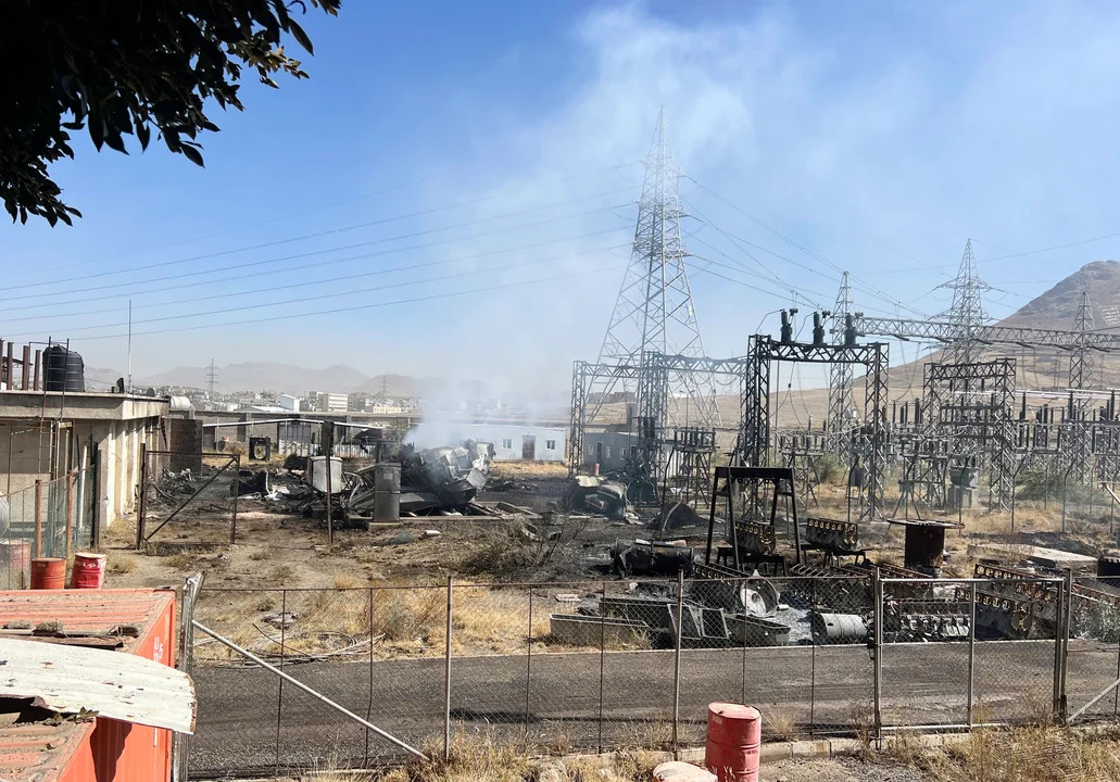 Israel lanzó intensos ataques aéreos contra ciudades yemeníes de Saná y Hudaida