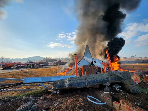 Tragedia en Corea del Sur: un nuevo video reveló el problema técnico que sufrió el avión antes de estrellarse