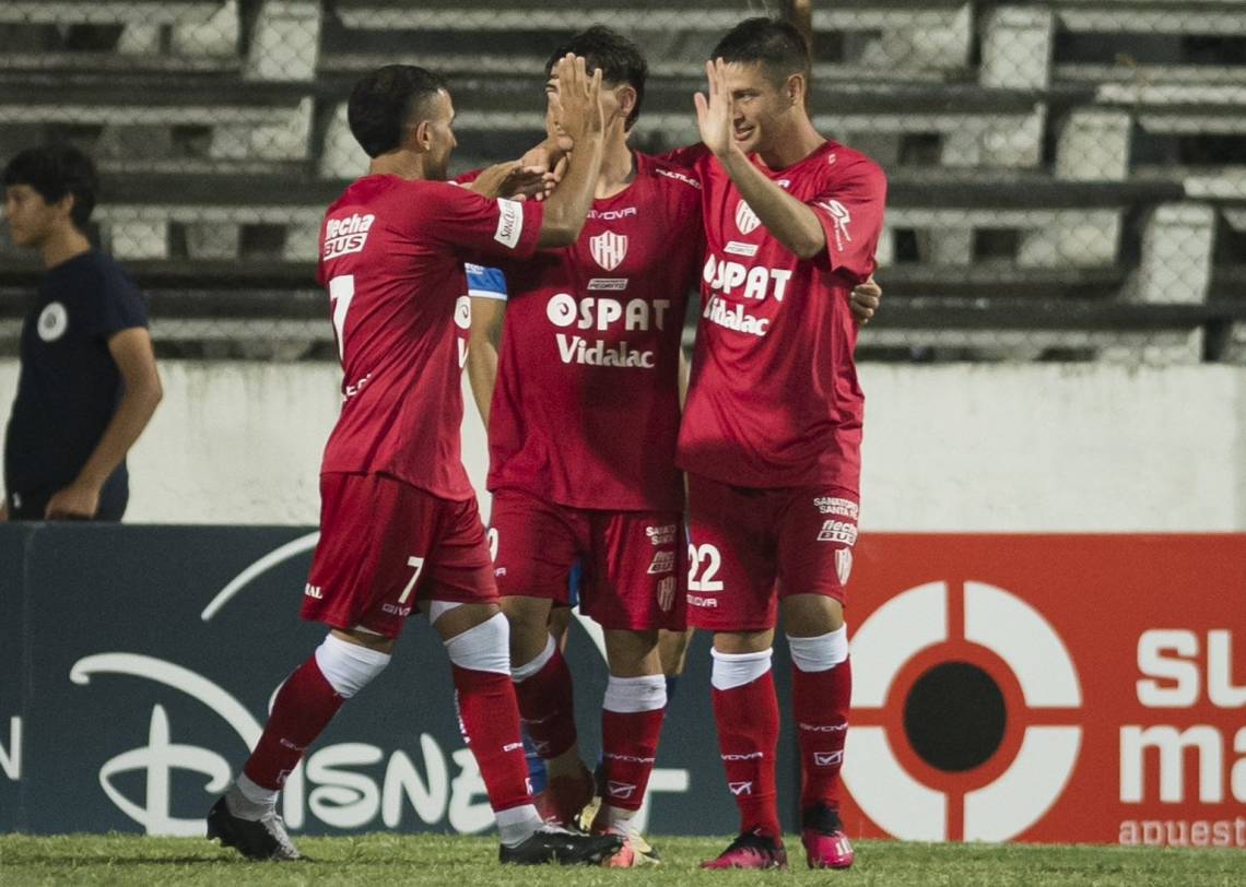 Triunfo de Unión en Uruguay: 2-1 sobre Atlético Tucumán