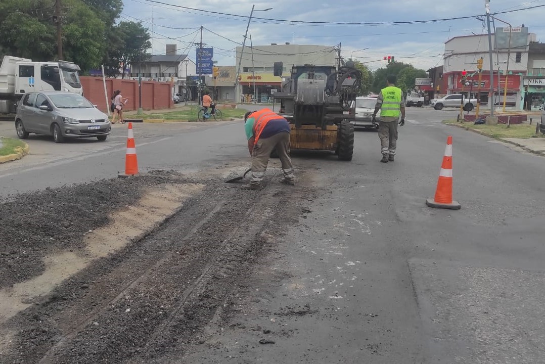 Vialidad Nacional repara  el tramo más dañado de la Avenida 7 de Marzo