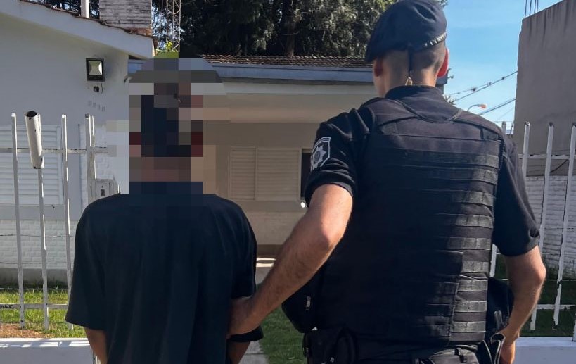 Detienen a un joven en barrio Las Vegas y secuestran objetos sospechosos