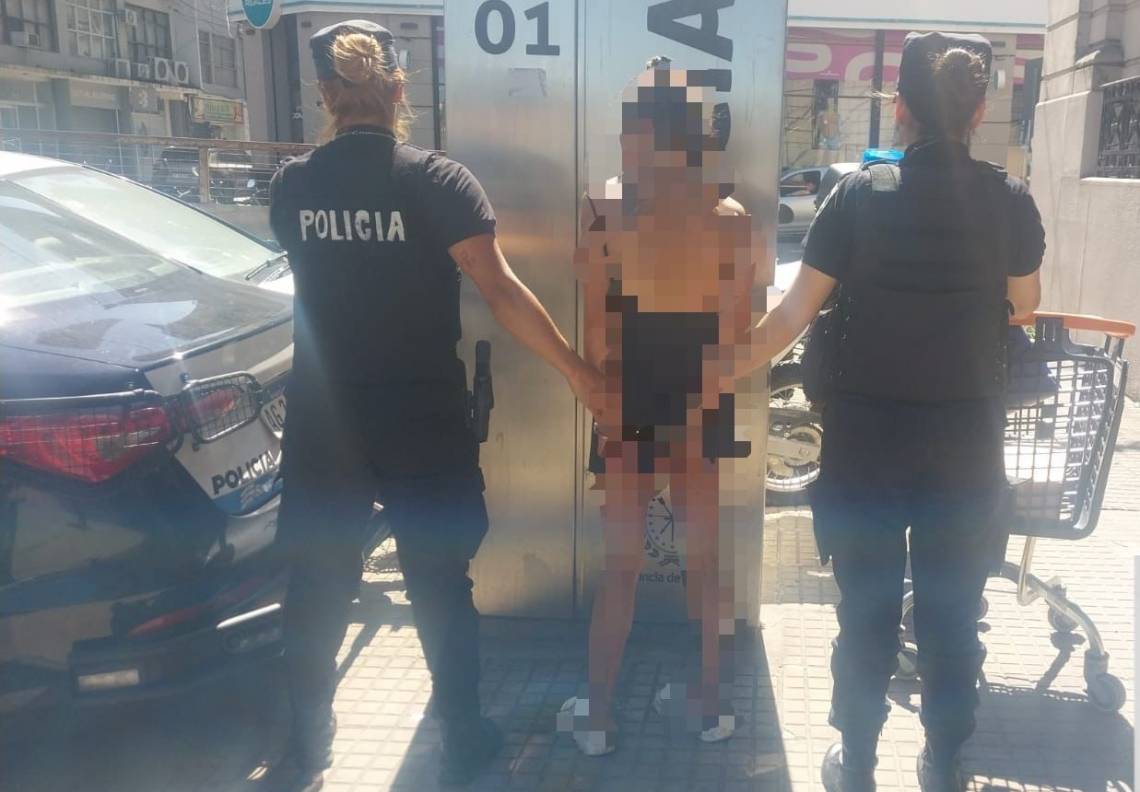 Insólito: una mujer fue detenida en Santa Fe por robar un changuito de supermercado