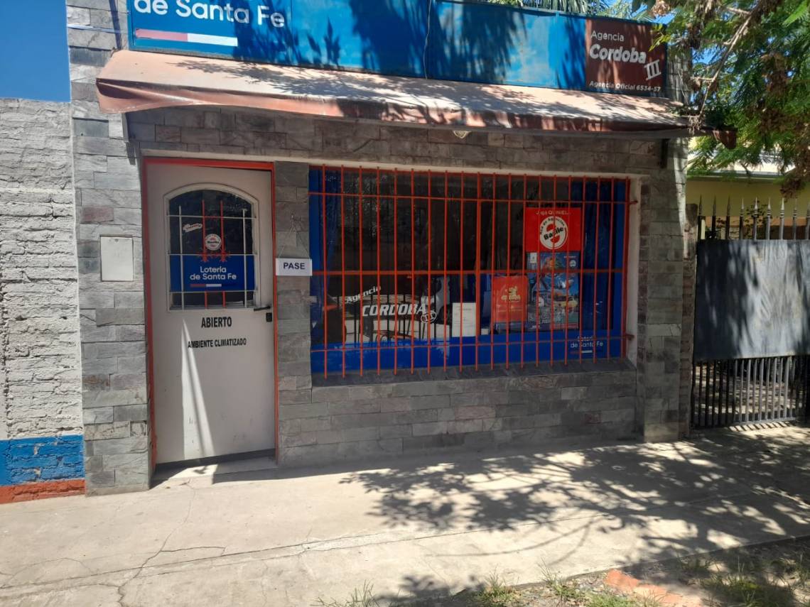 Violento asalto en barrio Loyola: dos delincuentes armados robaron 200 mil pesos en una agencia de quiniela
