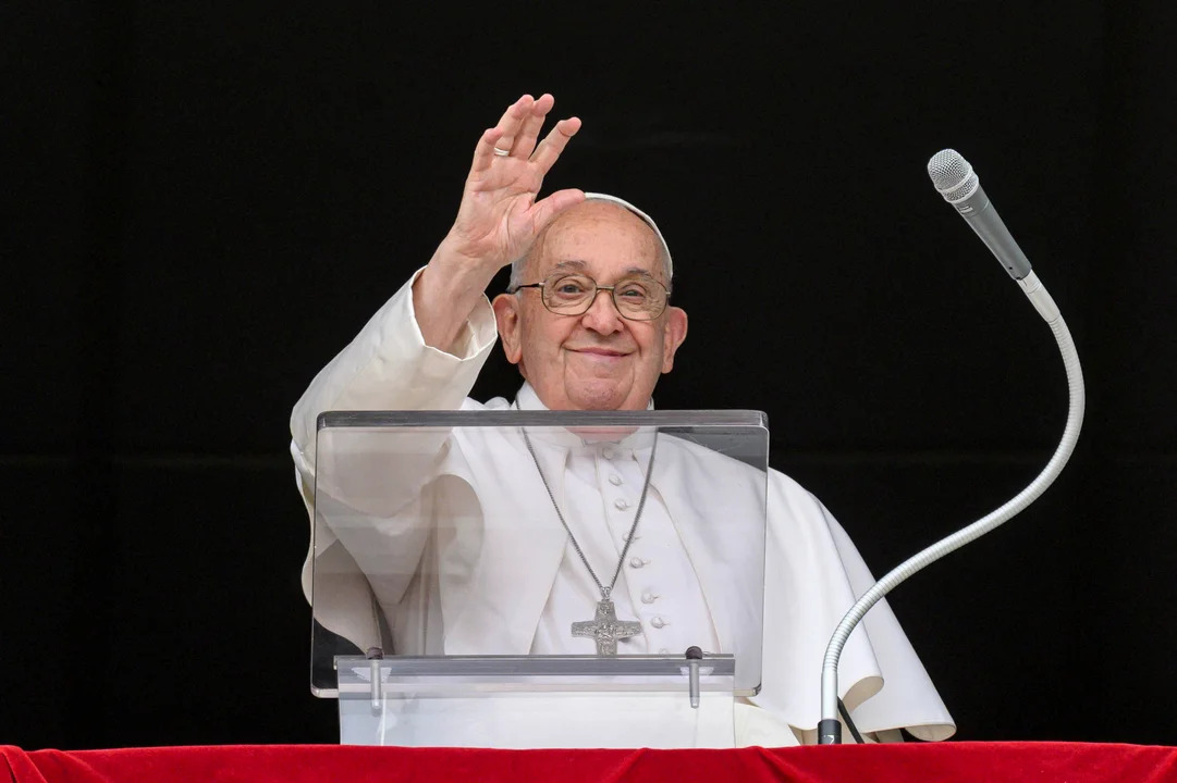 El Papa Francisco sigue en estado crítico y pasó 