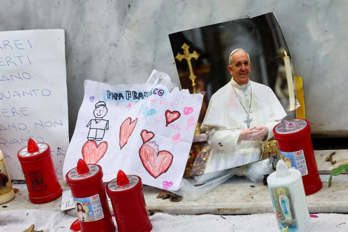 El papa Francisco aseguró que está “pasando un momento de prueba” con un físico “débil”