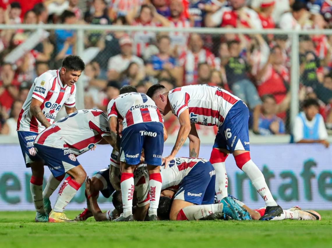 Unión venció a Banfield y tomó aire en la tabla