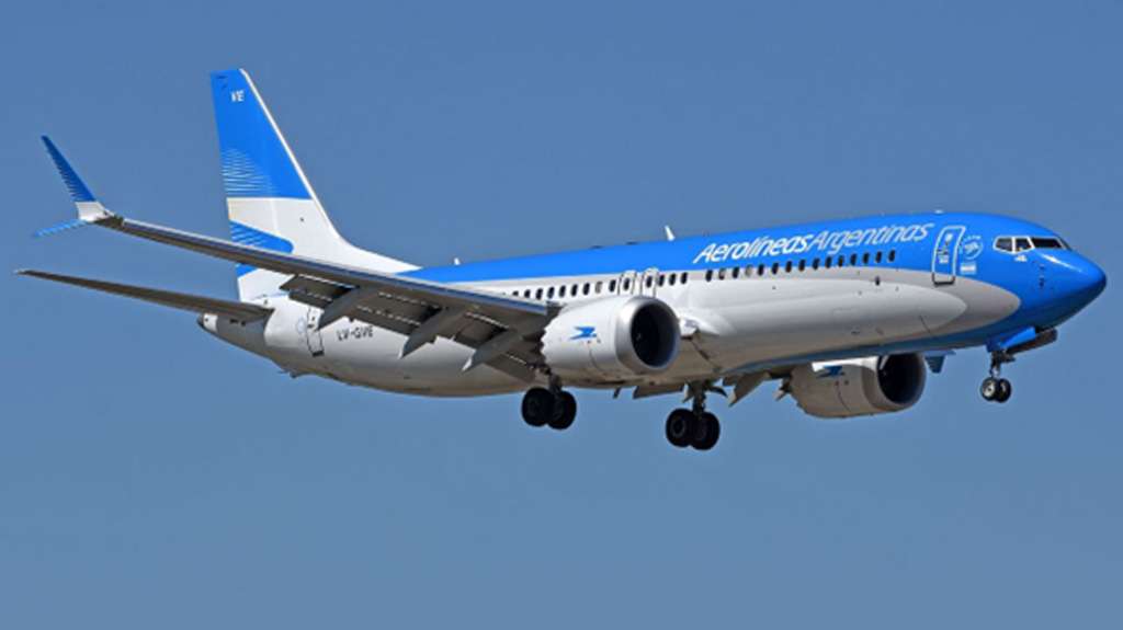Por qué un avión debió sobrevolar casi una hora sobre el aeropuerto de Sauce Viejo sin poder aterrizar