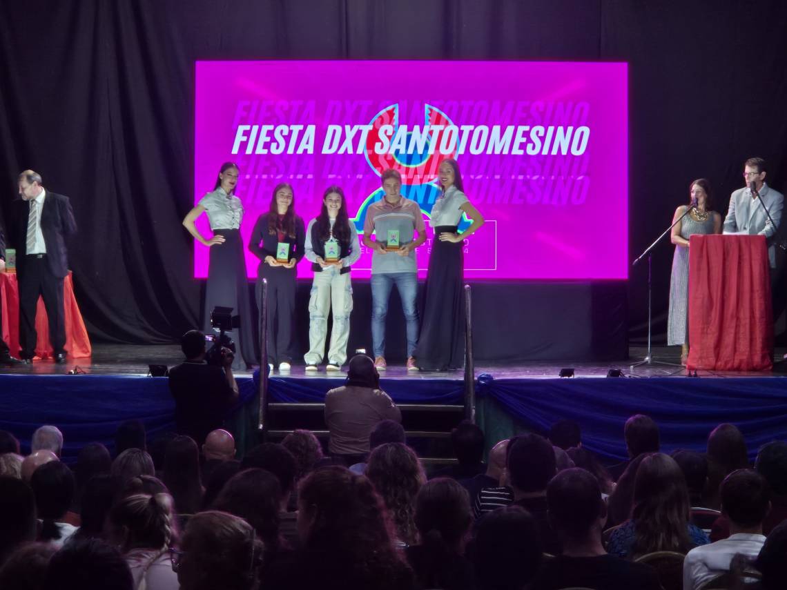 La ciudad vivió una noche de emoción y reconocimientos en la 26° Fiesta del Deporte Santotomesino