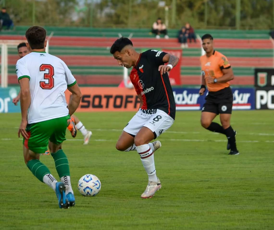 Colón cayó en el descuento ante Agropecuario y sumó su segunda derrota consecutiva