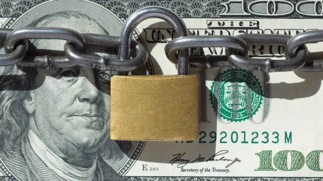 Dólar: el Gobierno evalúa acelerar el levantamiento del cepo