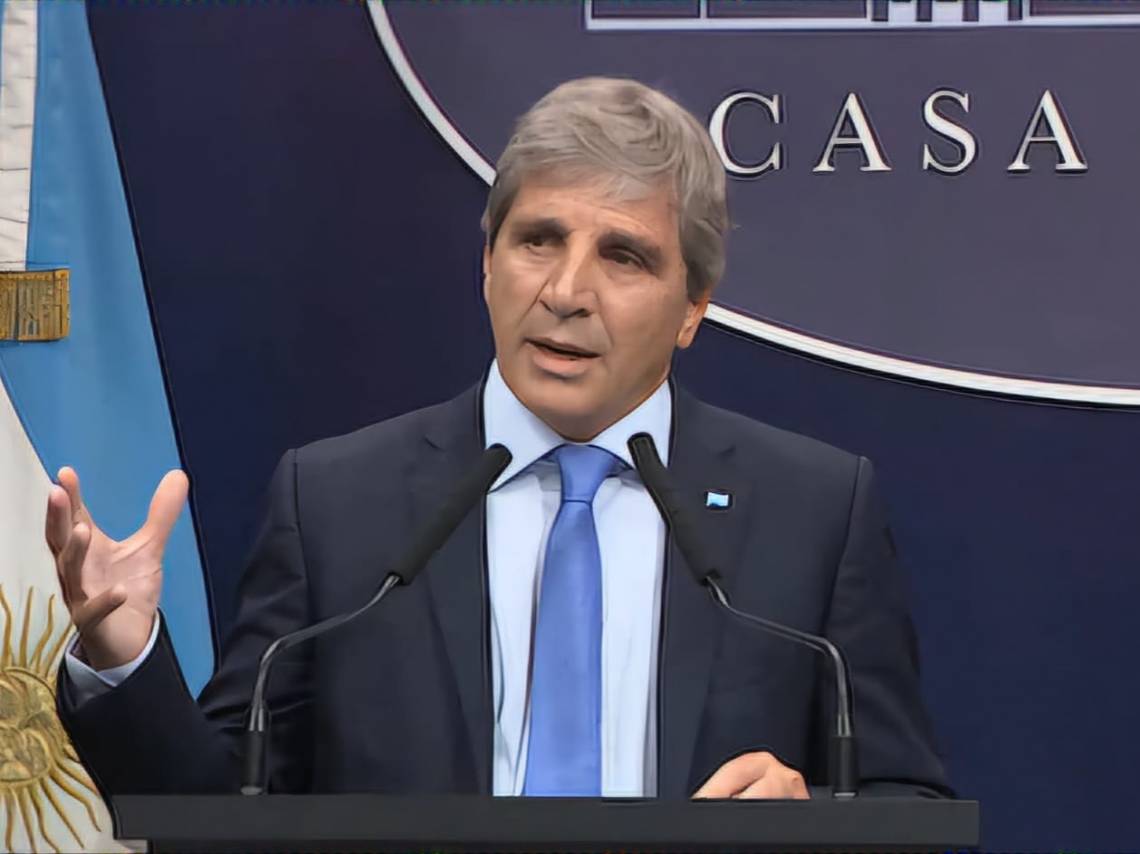 El Gobierno anunció que el lunes se levanta el cepo cambiario con un dólar de hasta $1.400