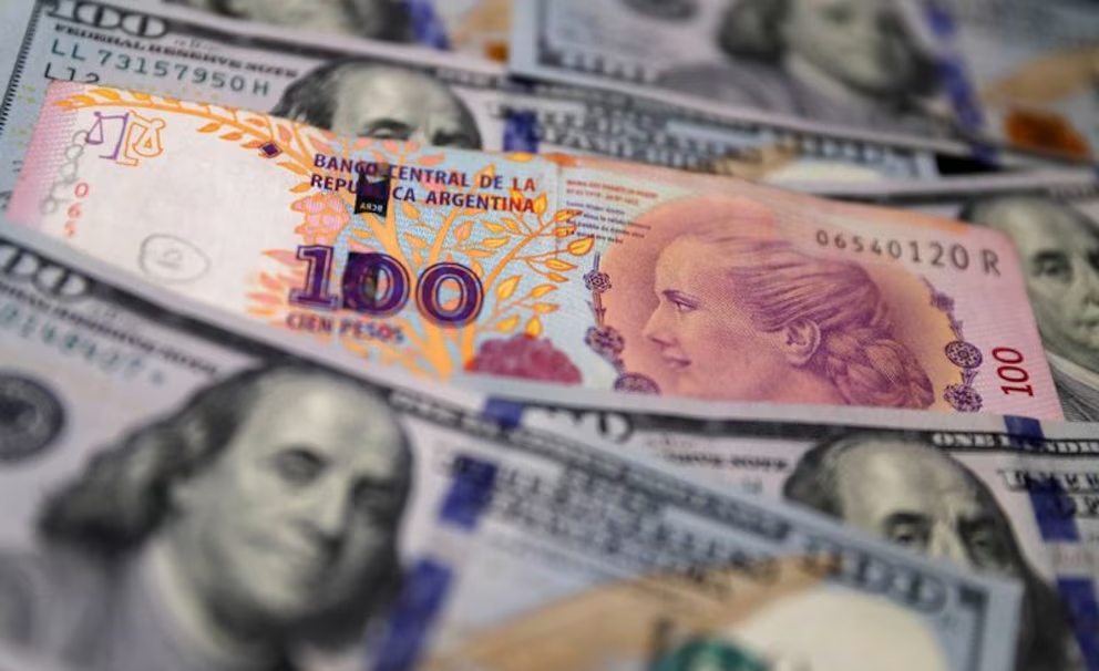 Reabren los bancos sin cepo: cómo podrán comprar dólares los argentinos a partir de hoy