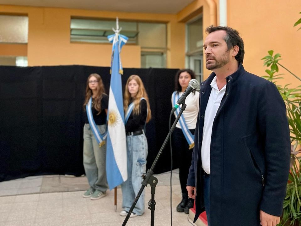 Weiss Ackerley encabezó el acto de apertura del ciclo lectivo del Liceo Municipal