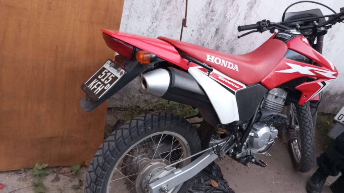 Una moto denunciada en 2020 fue recuperada por la policía en inmediaciones del Acceso Norte