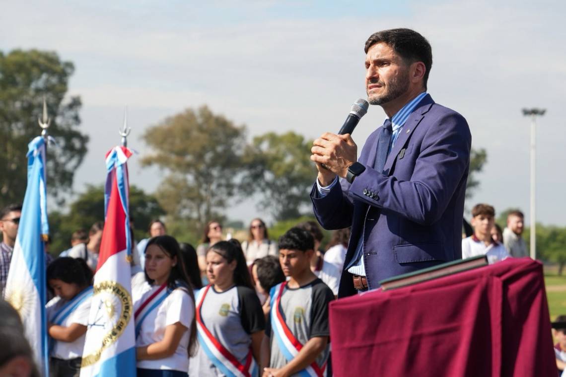 Pullaro encabezó la promesa de lealtad a la Constitución Nacional en el Museo de la Constitución. (Foto: GSF)